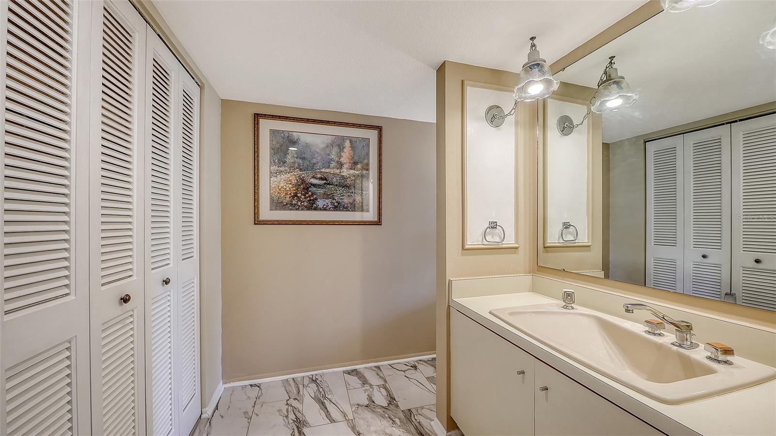 6287 MIDNIGHT PASS ROAD, #103, Sarasota, FL 34242