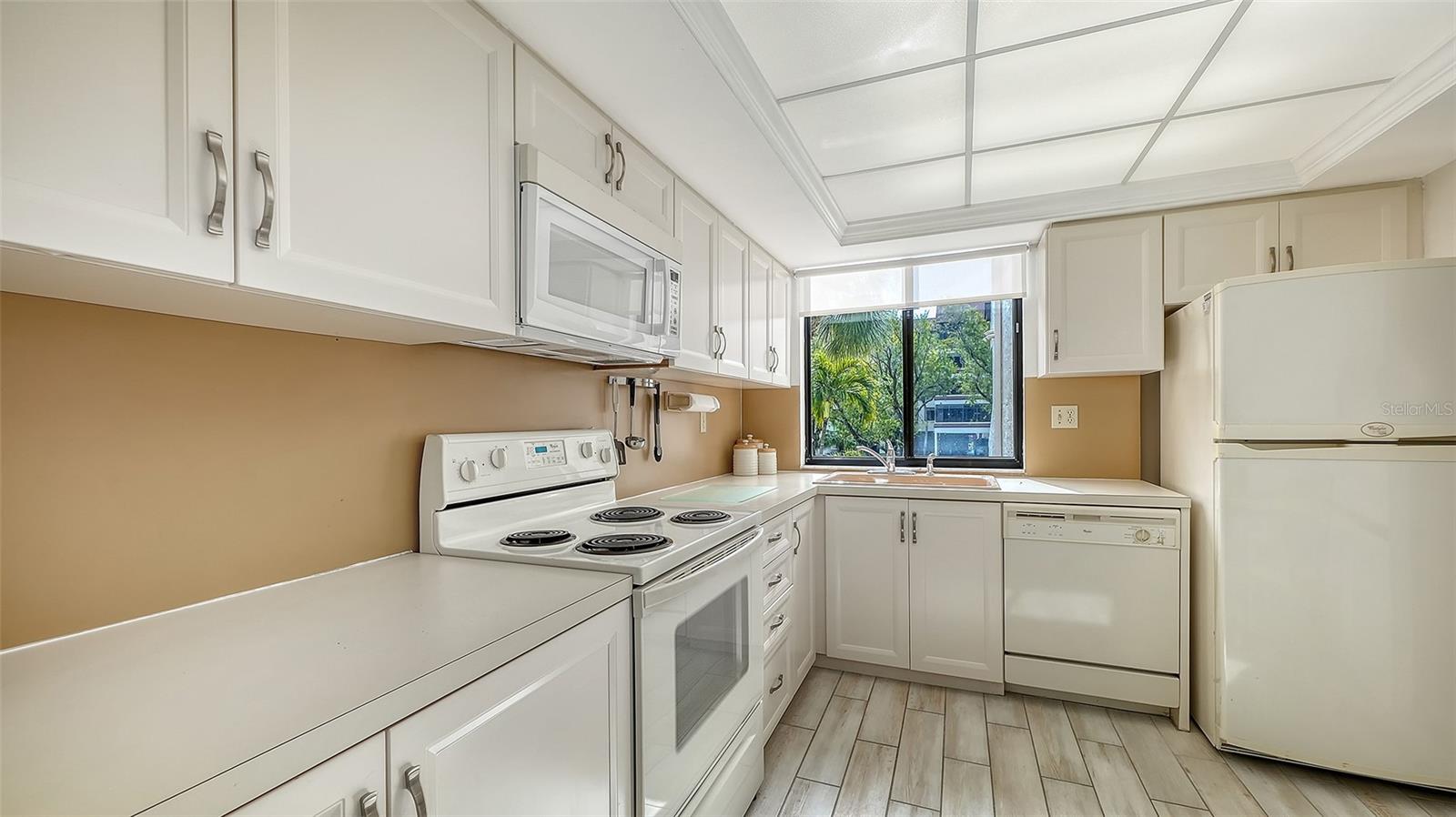 6287 MIDNIGHT PASS ROAD, #103, Sarasota, FL 34242