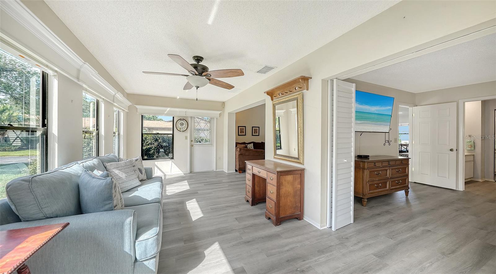 510 OAK HILL CIRCLE, #9, Sarasota, FL 34232