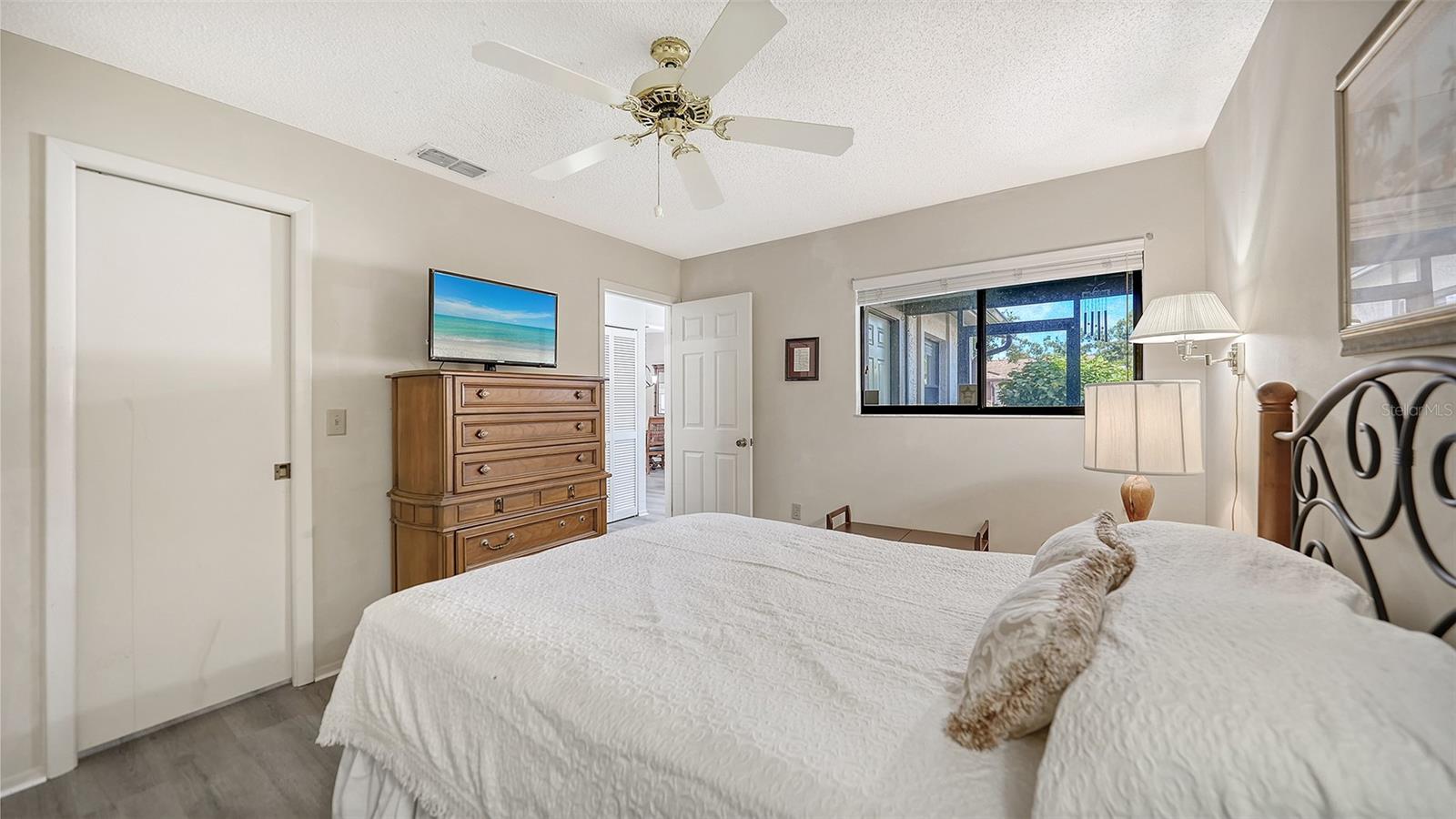 510 OAK HILL CIRCLE, #9, Sarasota, FL 34232