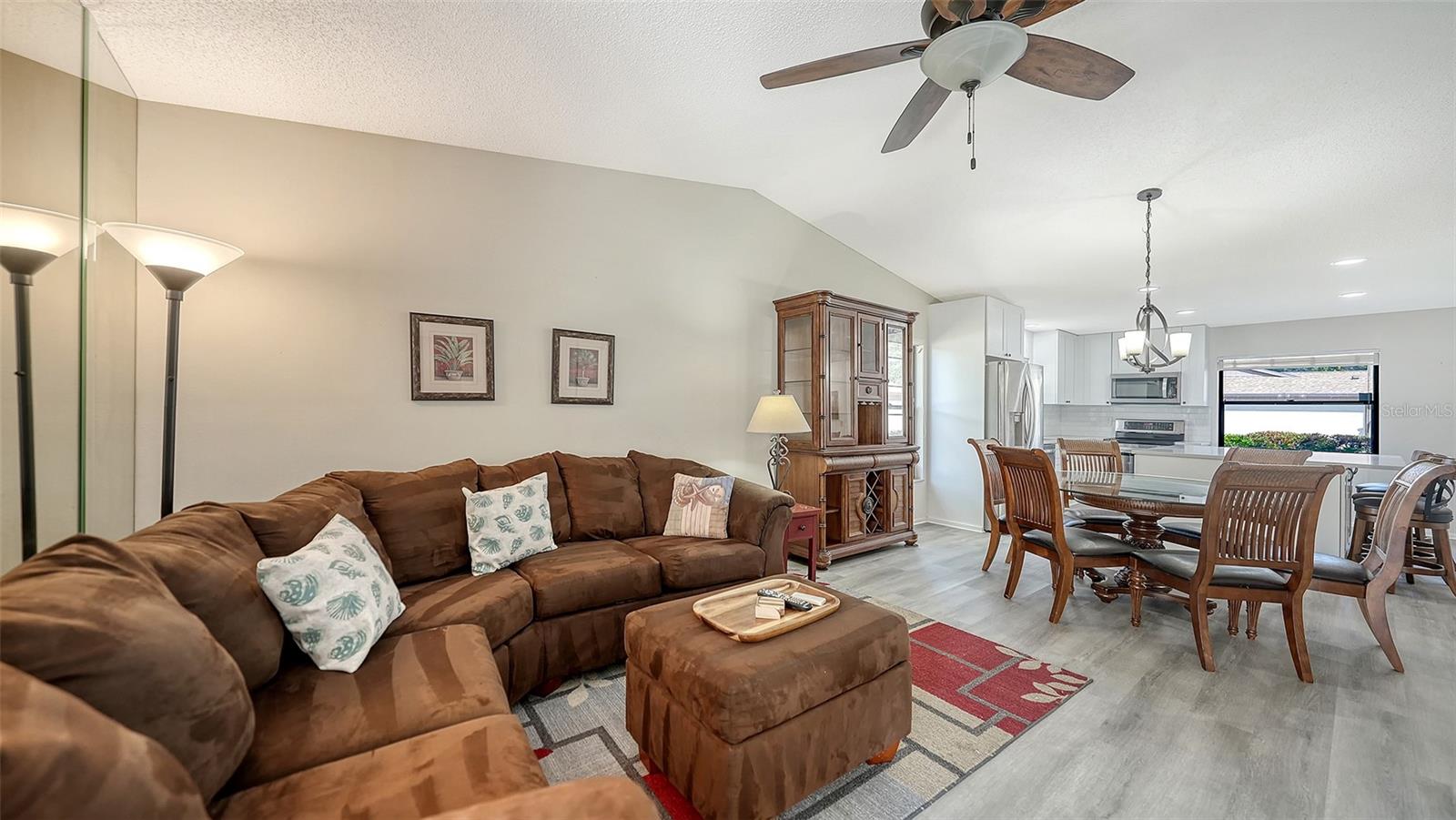 510 OAK HILL CIRCLE, #9, Sarasota, FL 34232