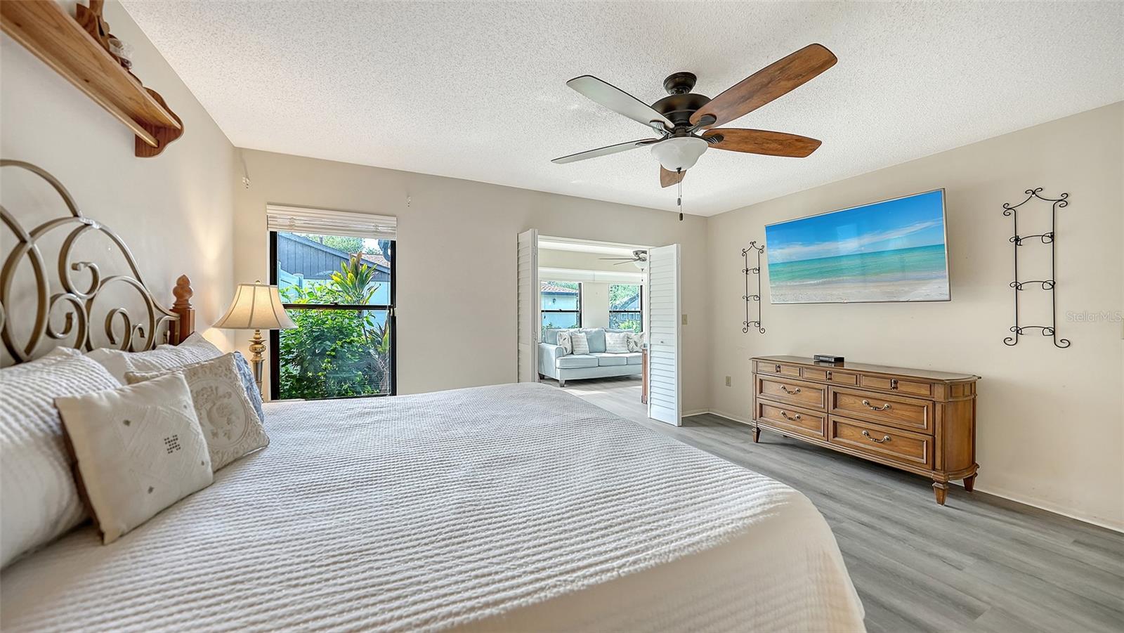 510 OAK HILL CIRCLE, #9, Sarasota, FL 34232