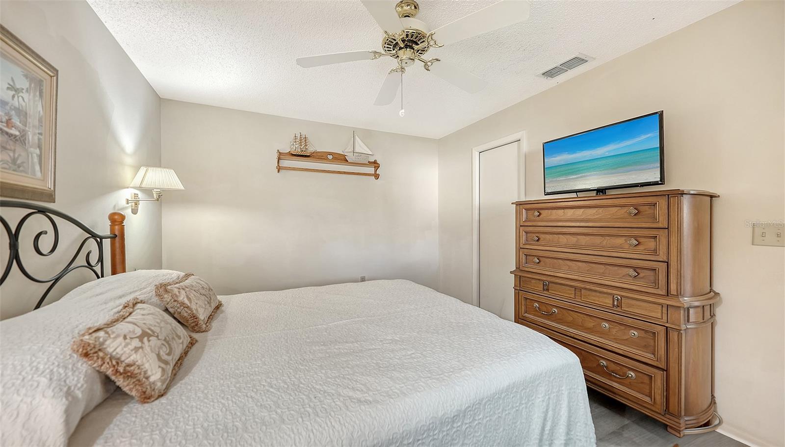 510 OAK HILL CIRCLE, #9, Sarasota, FL 34232