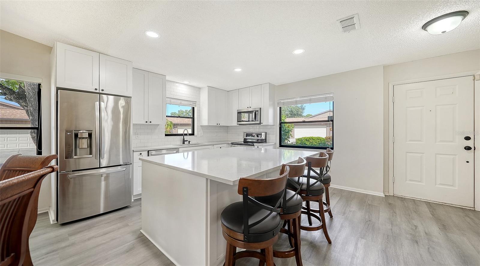 510 OAK HILL CIRCLE, #9, Sarasota, FL 34232