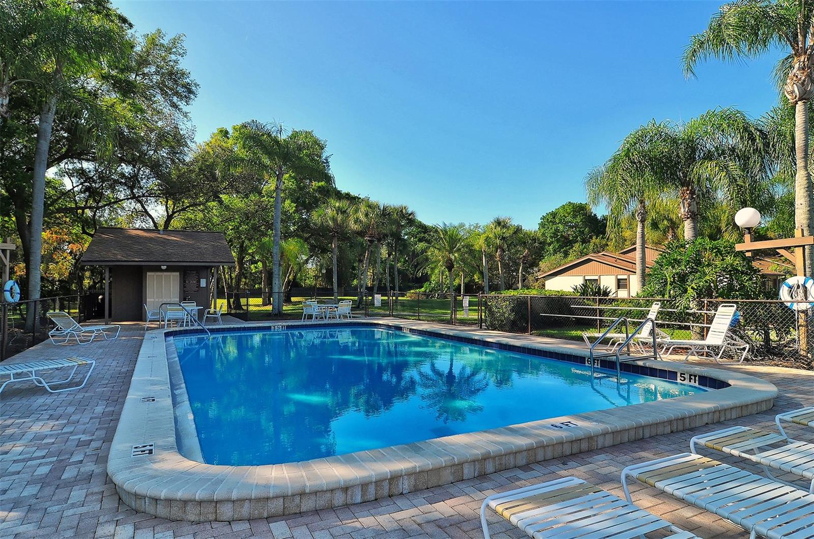 510 OAK HILL CIRCLE, #9, Sarasota, FL 34232