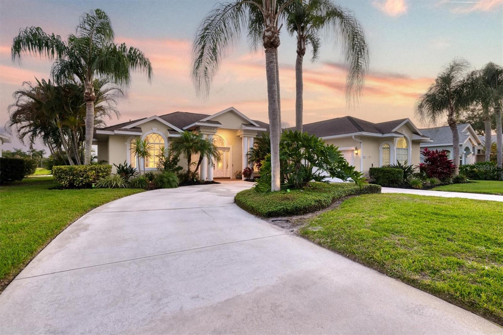 9910 LAUREL VALLEY AVENUE CIRCLE, Bradenton, FL 34202 9910 LAUREL VALLEY AVENUE CIRCLE, Bradenton, FL 34202