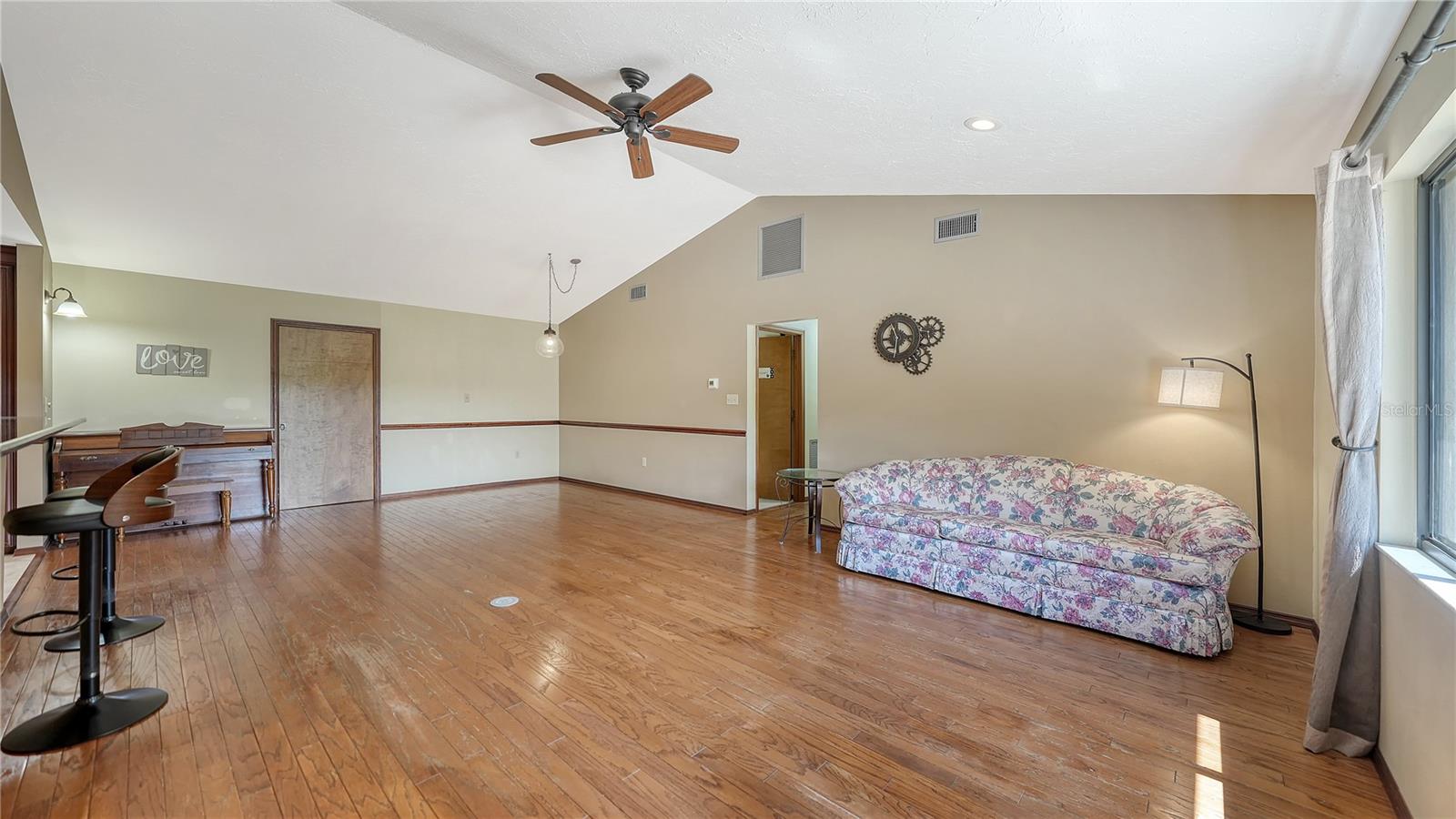 Living Room / Dining Room