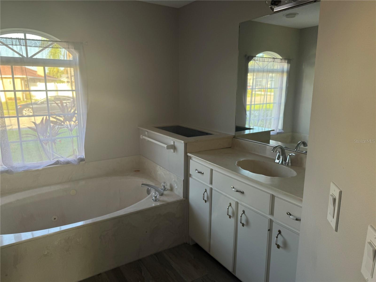 5909 41ST STREET E, Bradenton, FL 34203