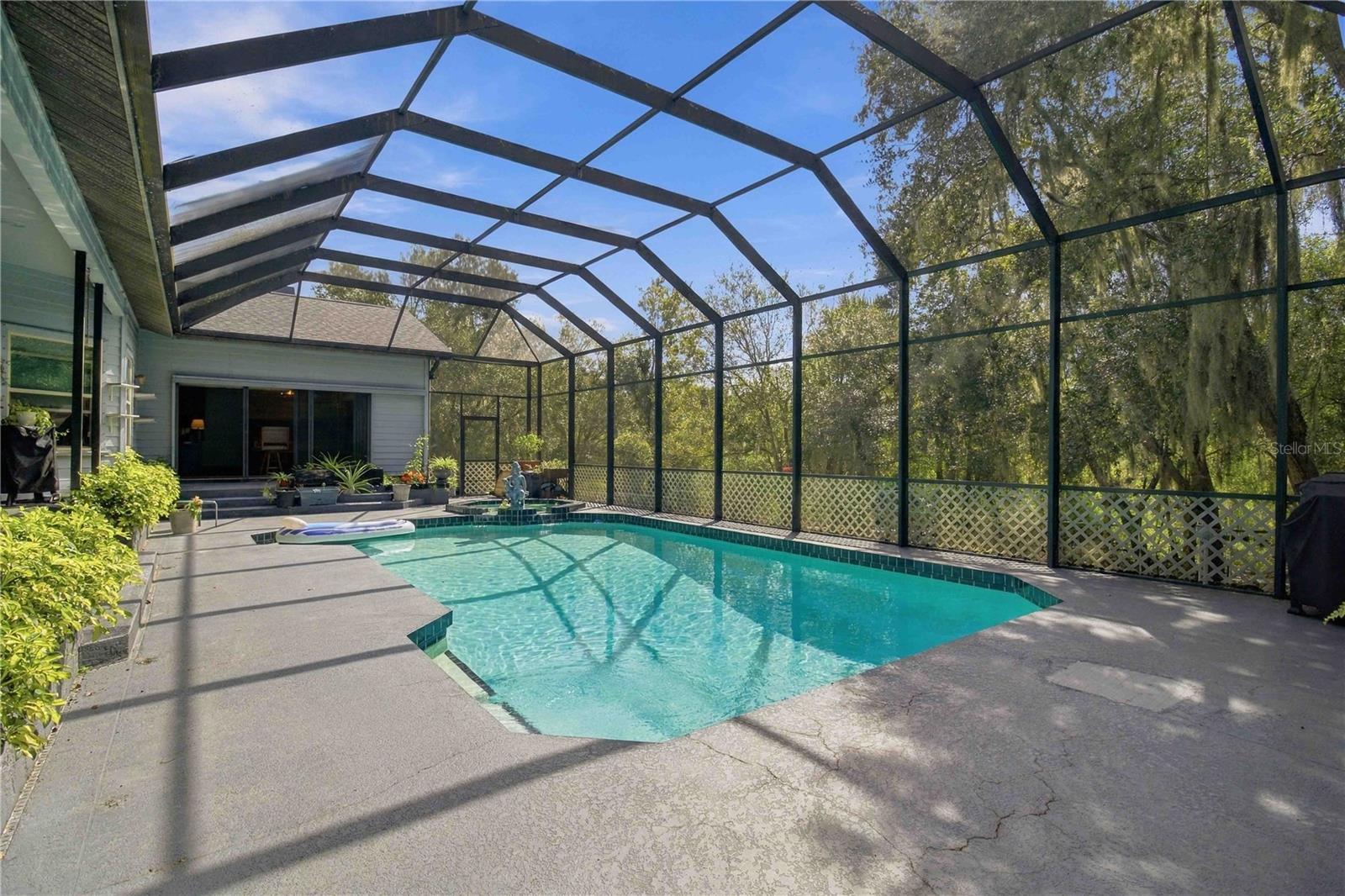 Pool/ Spa