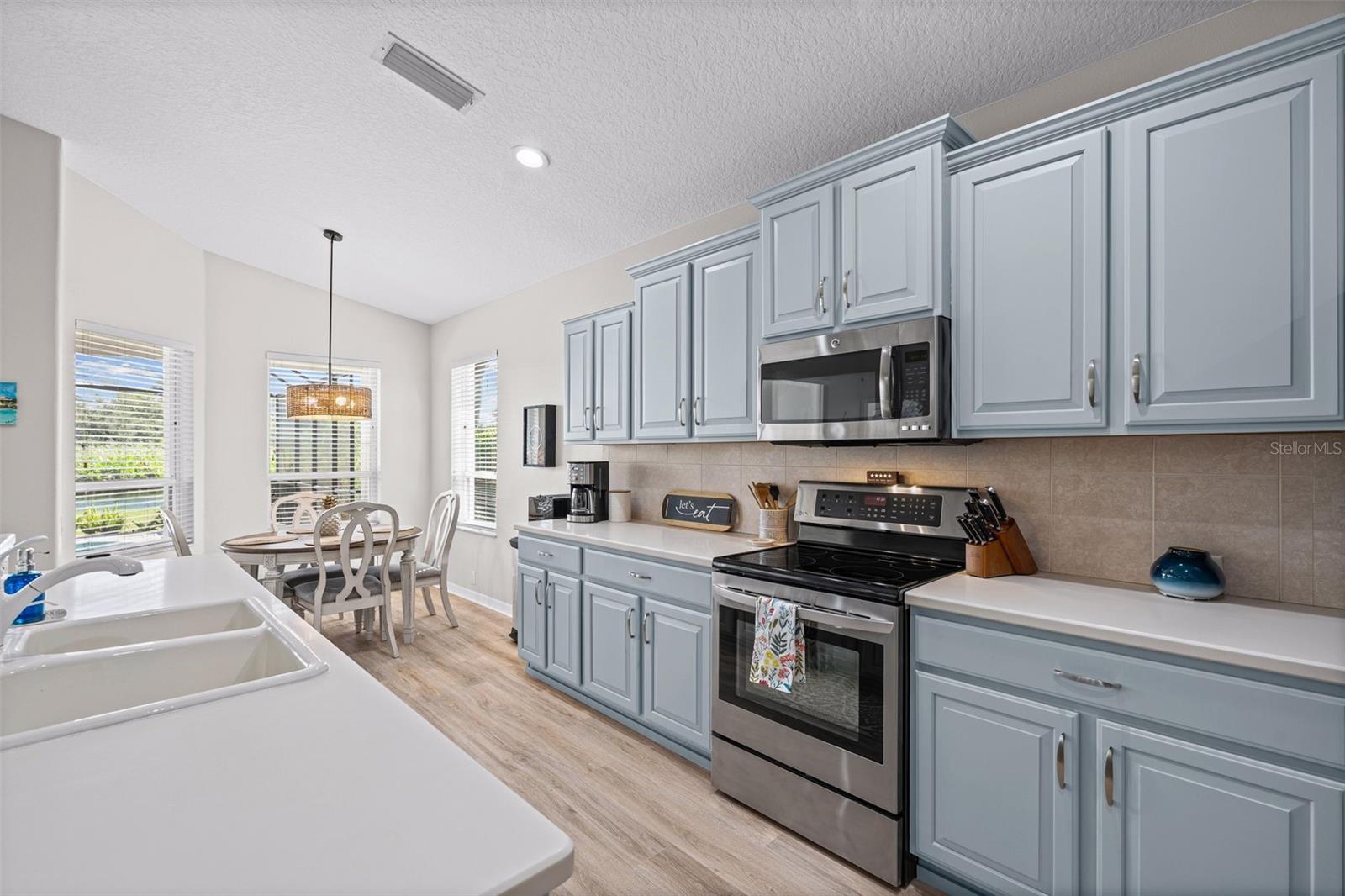 7164 DREWRYS BLUFF, Bradenton, FL 34203