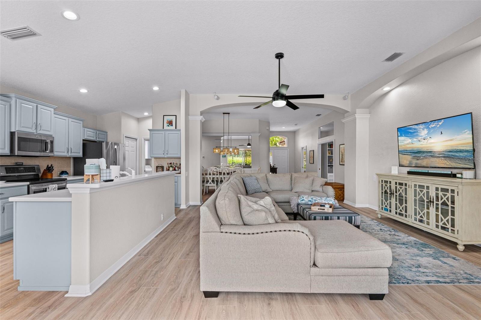 7164 DREWRYS BLUFF, Bradenton, FL 34203