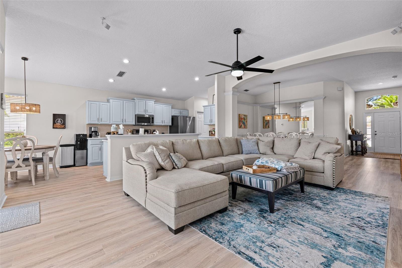 7164 DREWRYS BLUFF, Bradenton, FL 34203