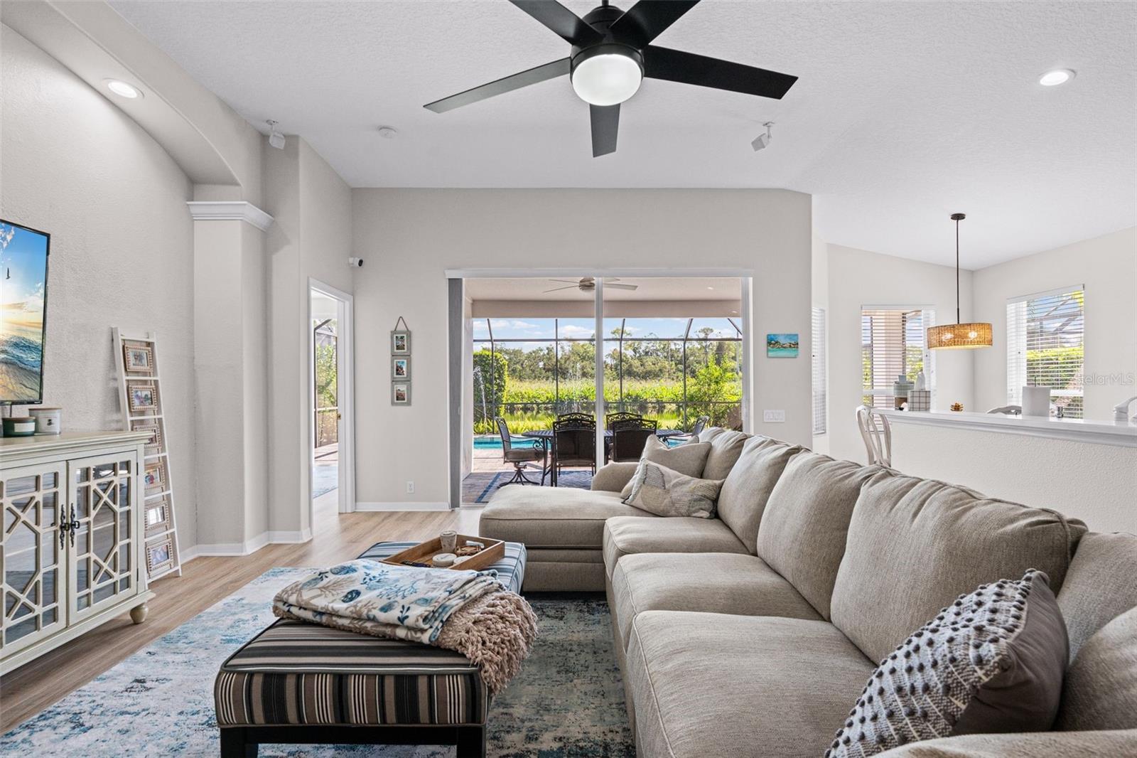 7164 DREWRYS BLUFF, Bradenton, FL 34203