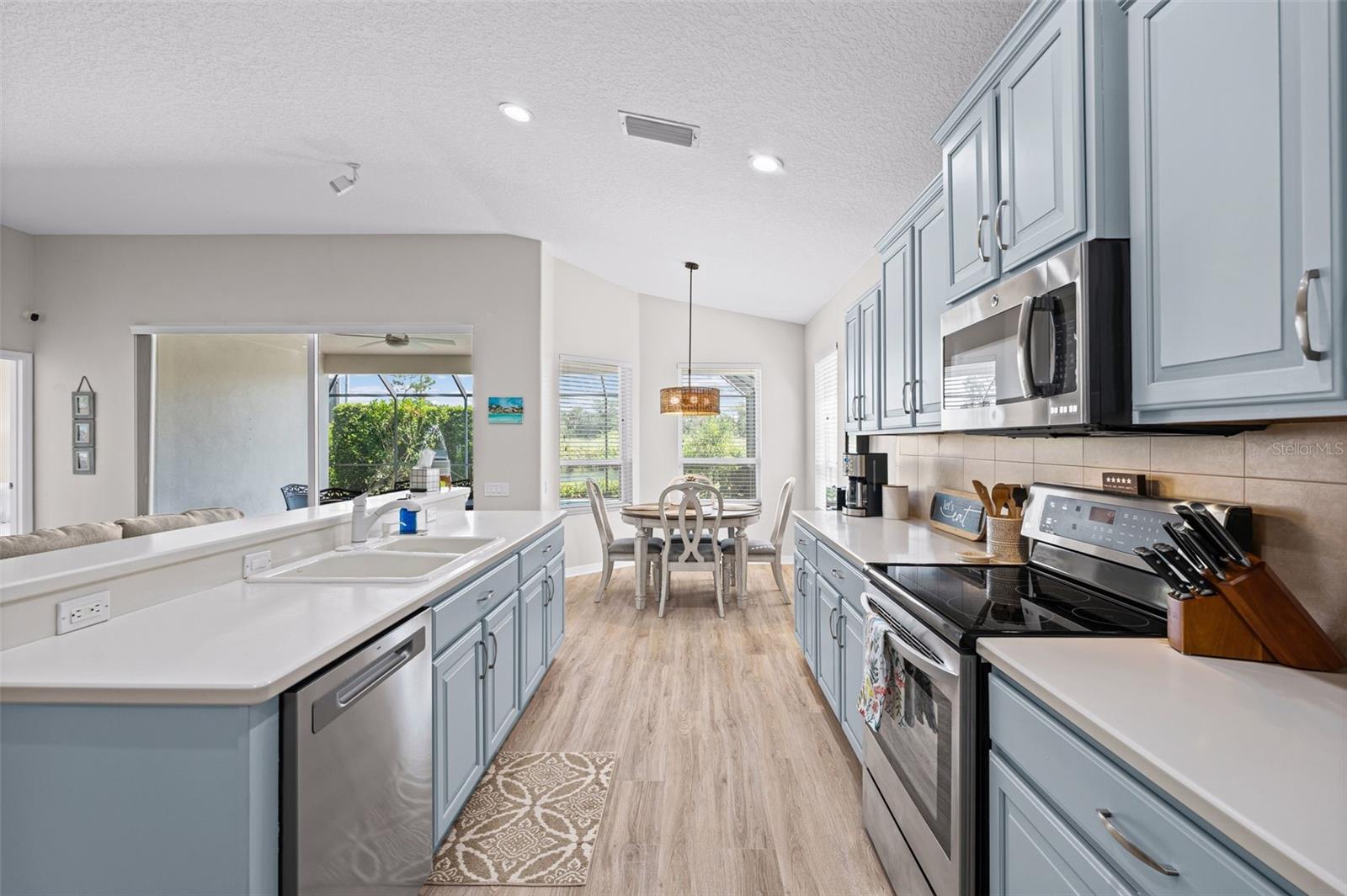 7164 DREWRYS BLUFF, Bradenton, FL 34203