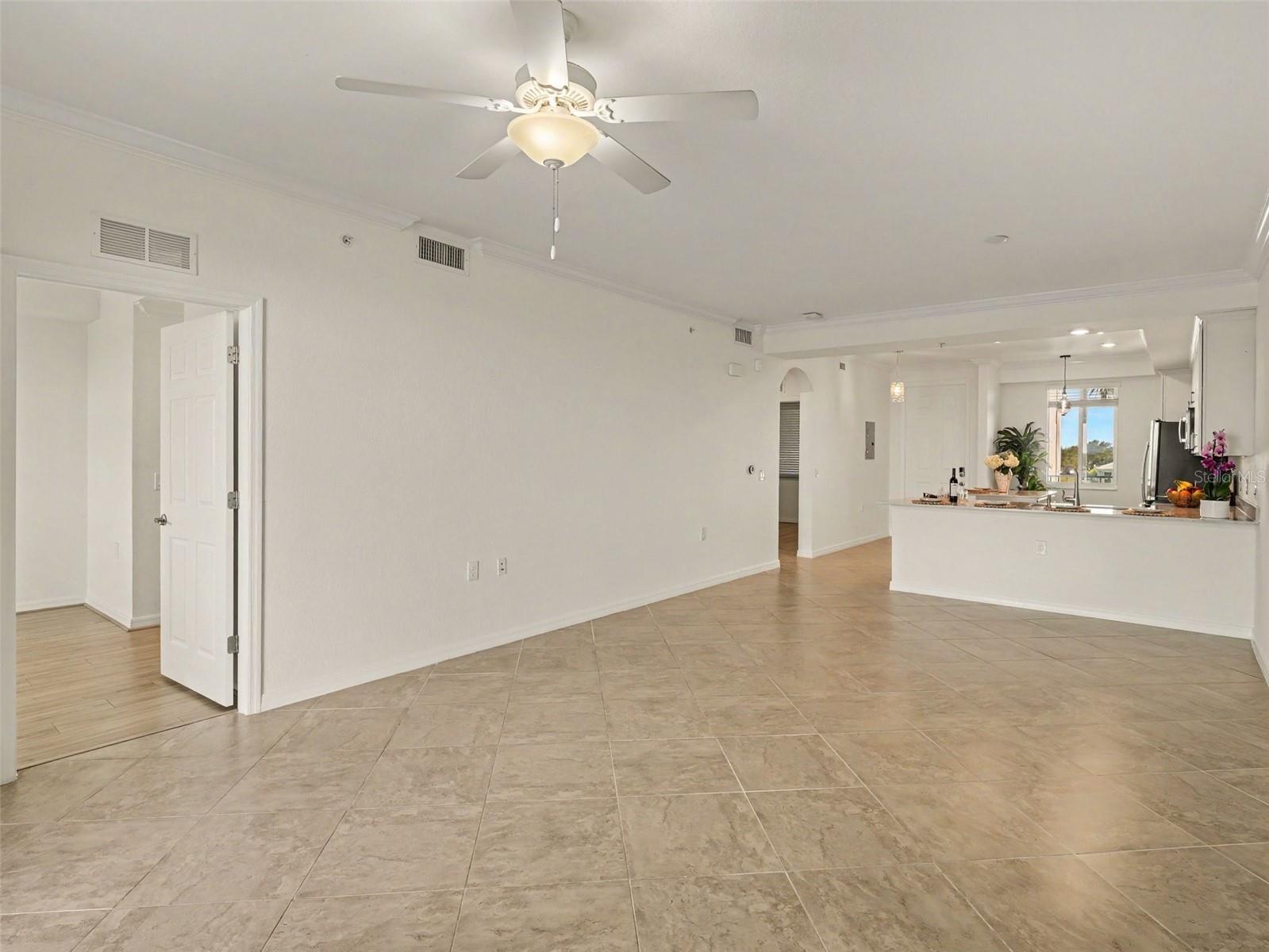 1010 TIDEWATER SHORES LOOP, #304, Bradenton, FL 34208