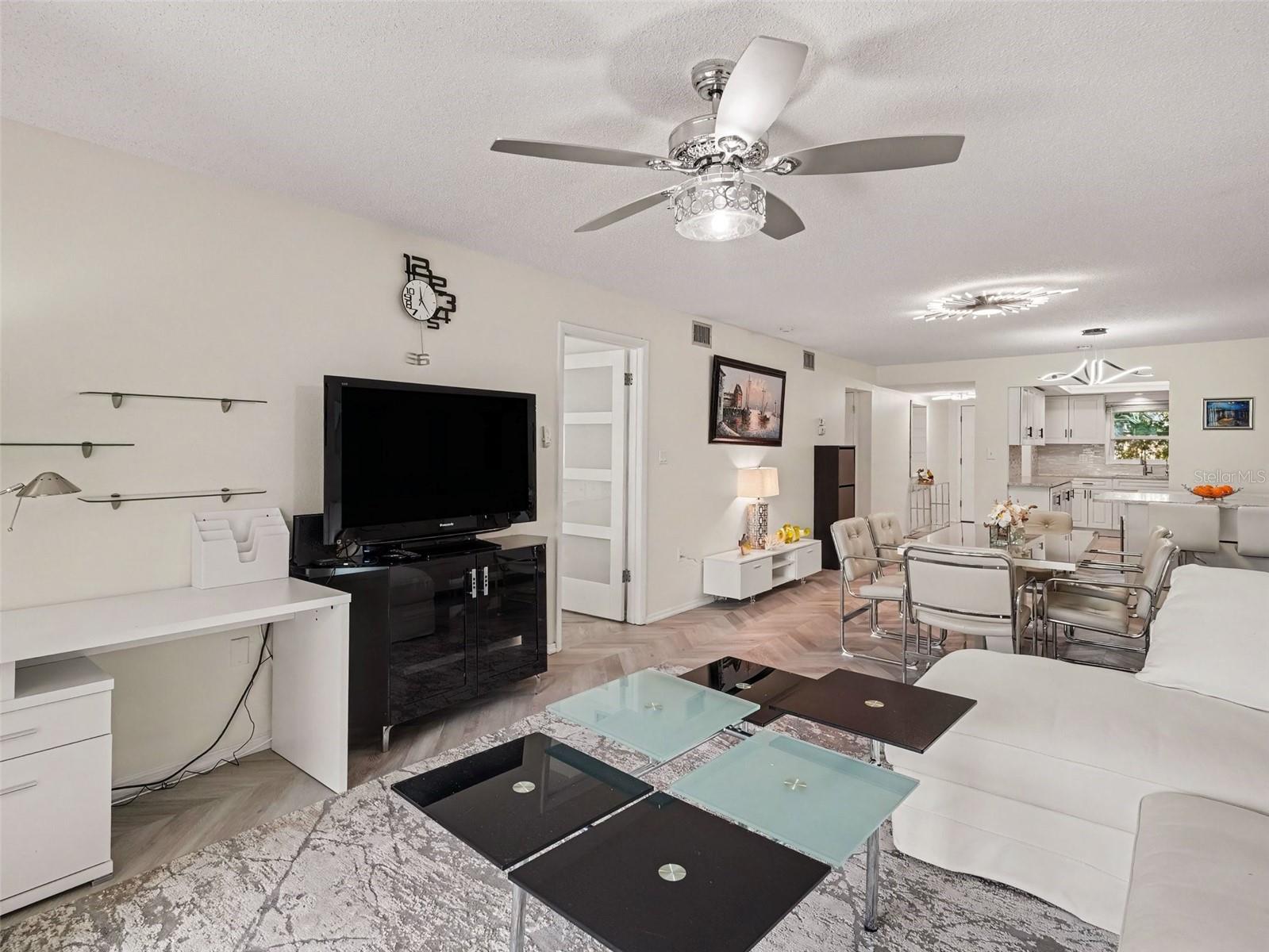 3108 LAKE BAYSHORE DRIVE, #211, Bradenton, FL 34205