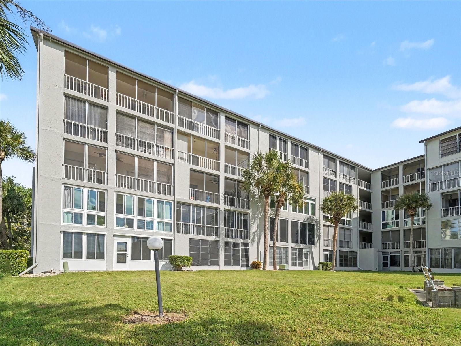 3108 LAKE BAYSHORE DRIVE, #211, Bradenton, FL 34205