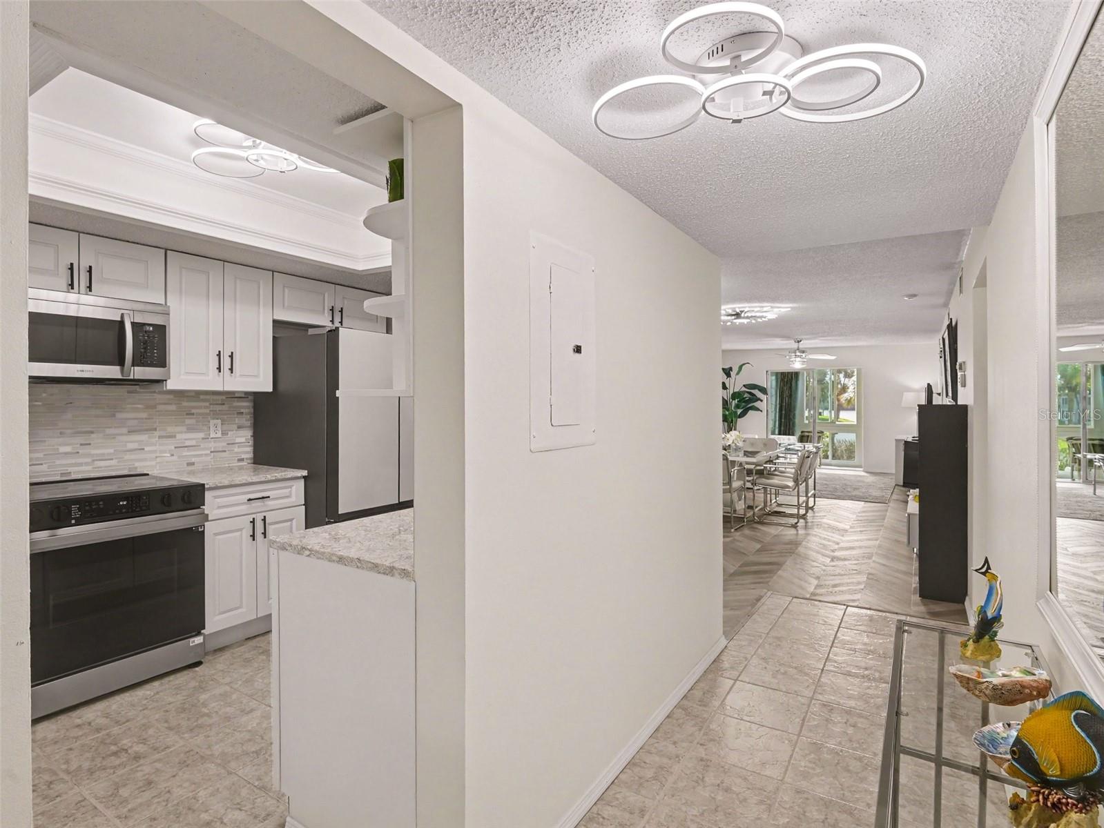 3108 LAKE BAYSHORE DRIVE, #211, Bradenton, FL 34205