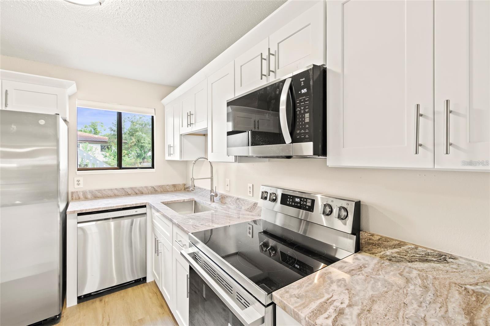6033 34TH STREET W, #83, Bradenton, FL 34210