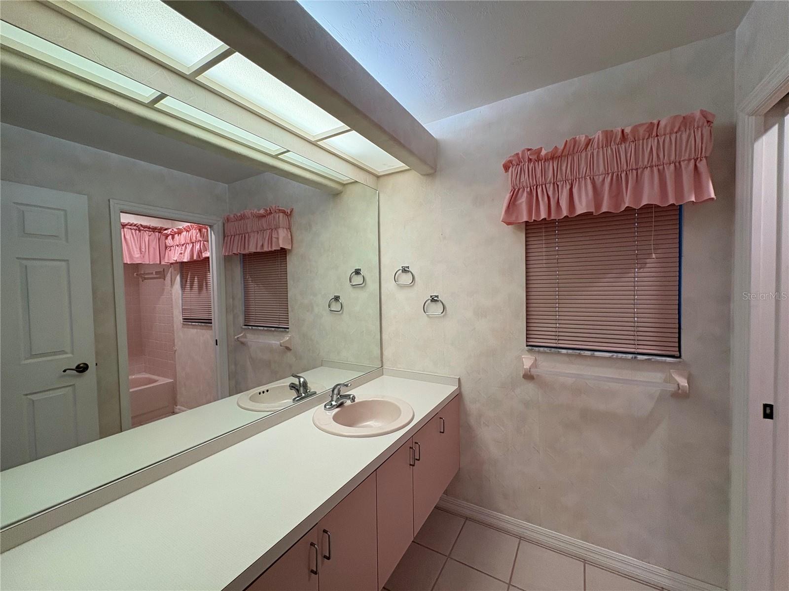 4328 COUNTRY CLUB BOULEVARD, Cape Coral, FL 33904