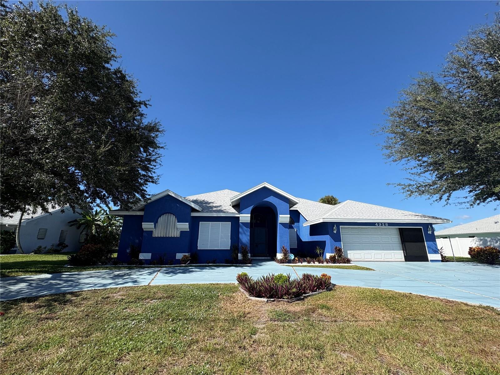4328 COUNTRY CLUB BOULEVARD, Cape Coral, FL 33904