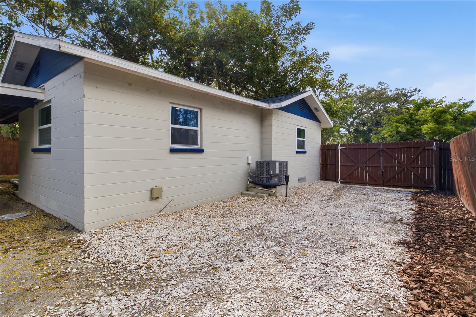 1807 DOUGLAS AVENUE, Clearwater, FL 33755