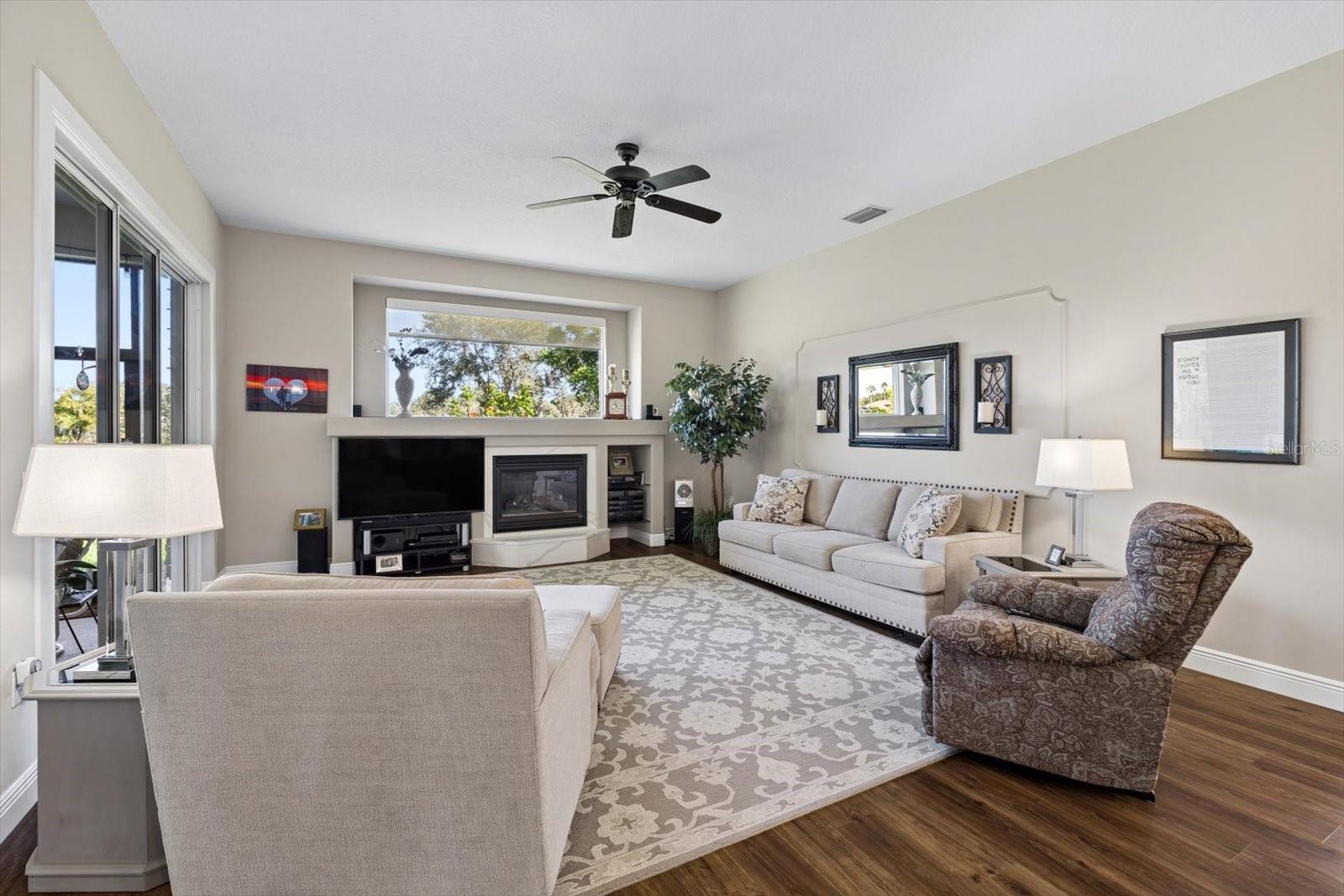 9921 LAUREL VALLEY AVENUE CIRCLE, Bradenton, FL 34202