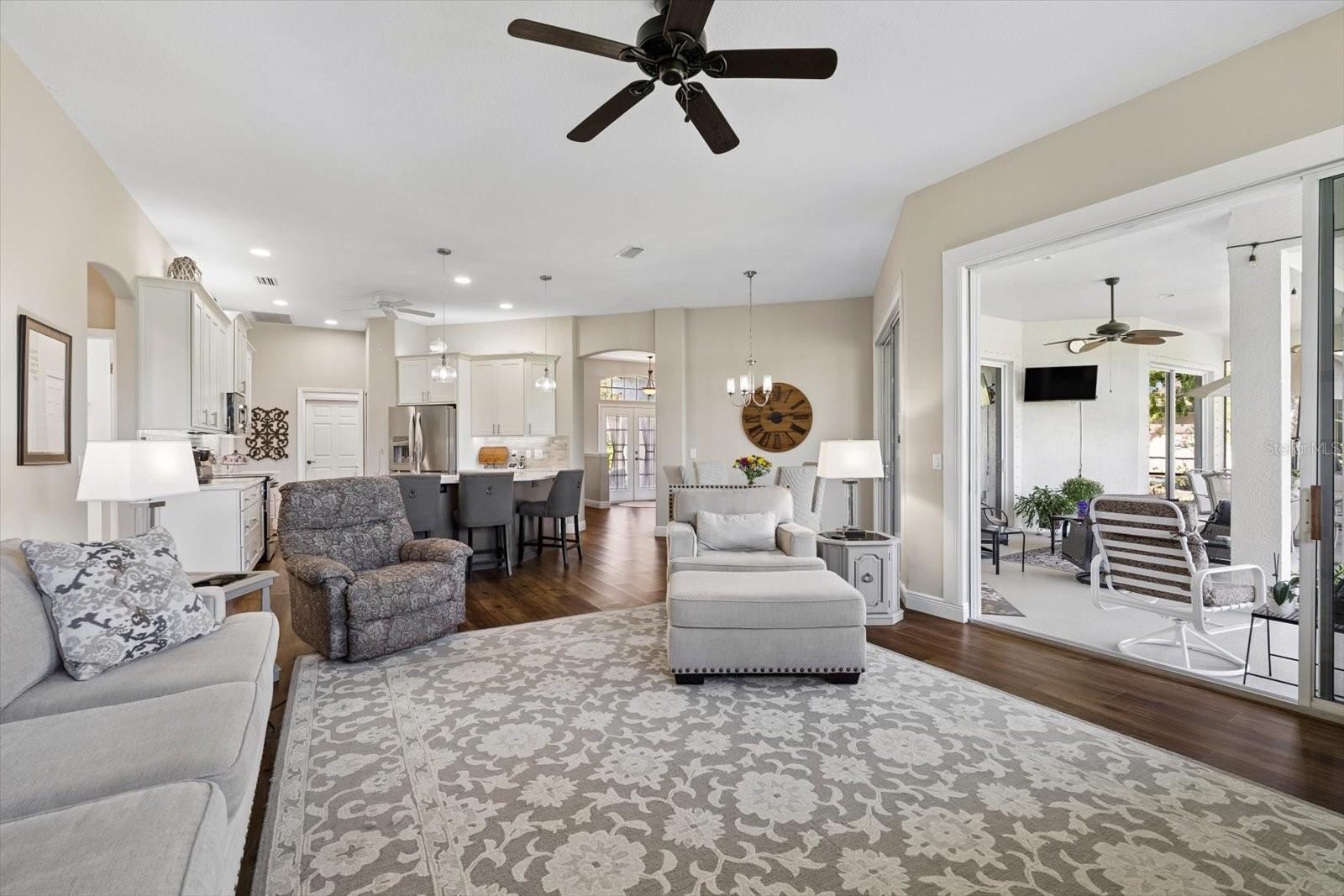 9921 LAUREL VALLEY AVENUE CIRCLE, Bradenton, FL 34202