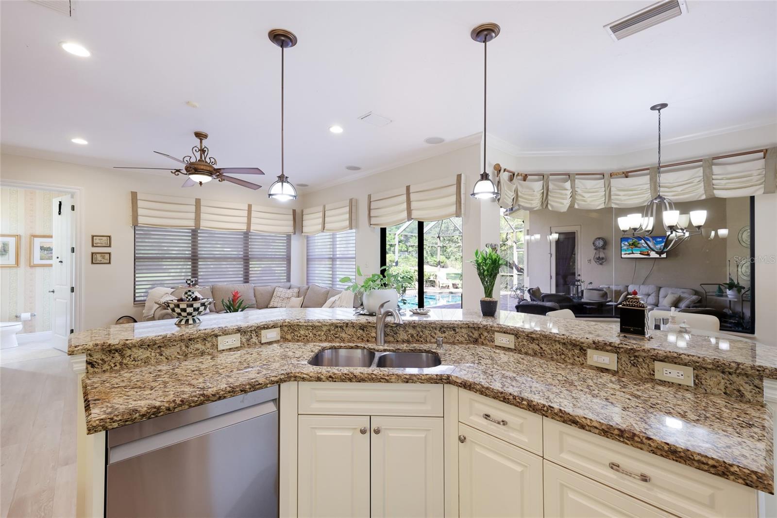 6918 BRIER CREEK COURT, Lakewood Ranch, FL 34202