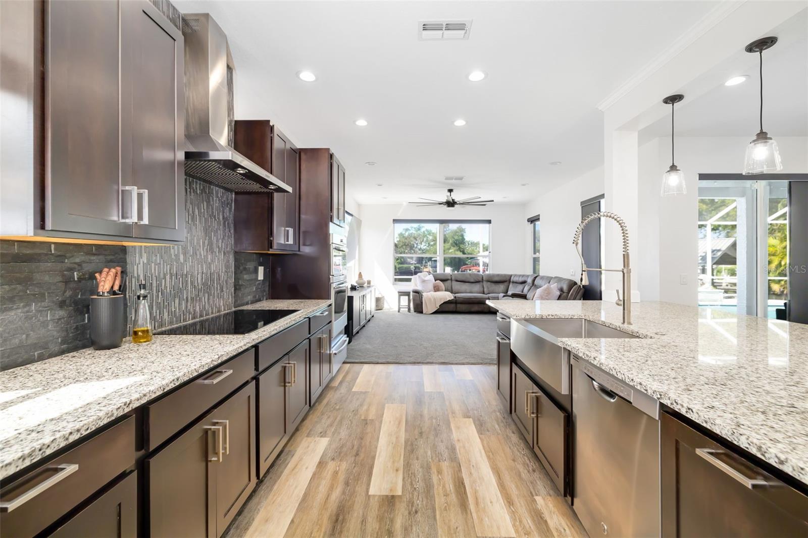 124 41ST CIRCLE E, Bradenton, FL 34208