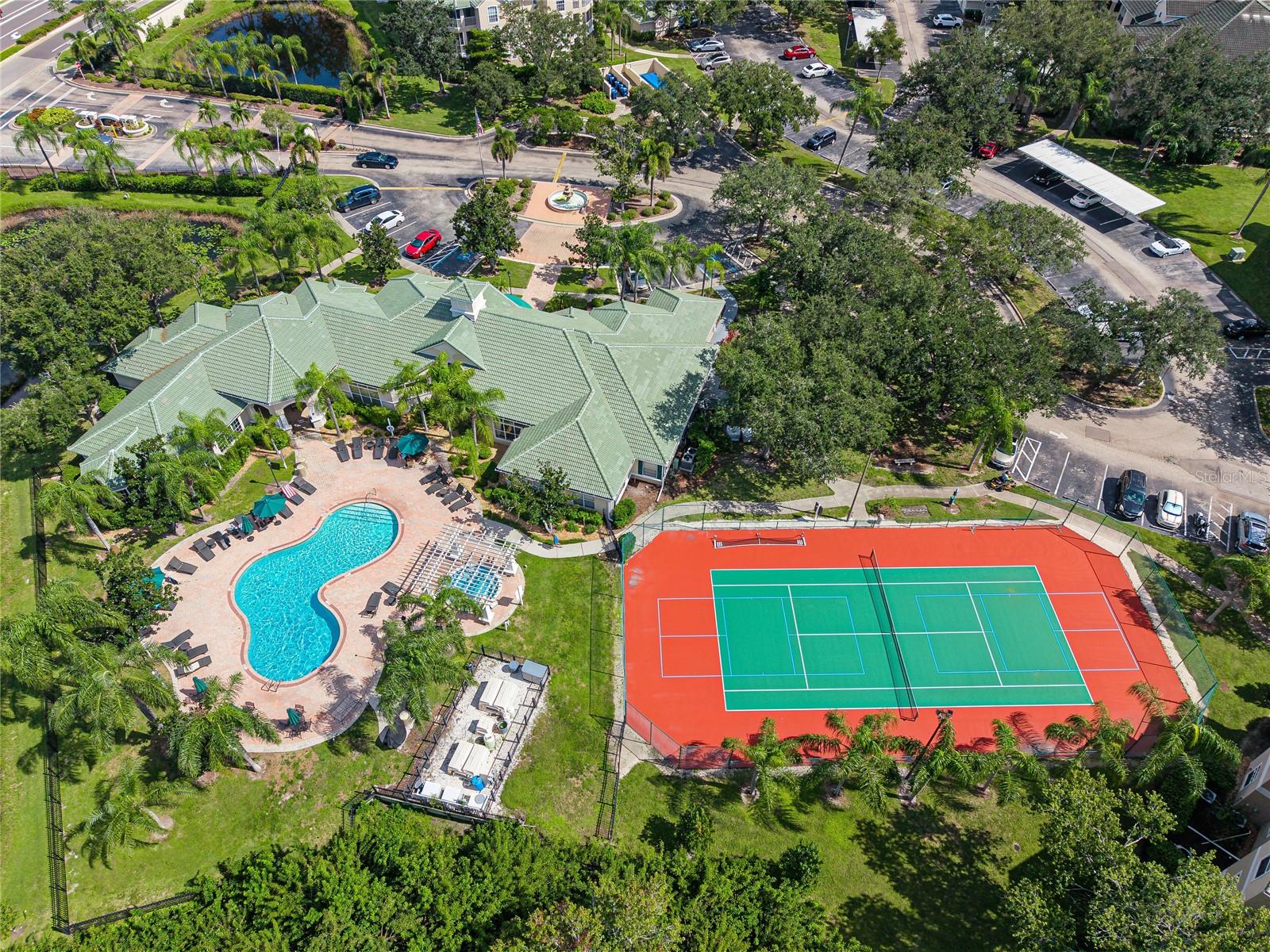 Community pool/ tennis Courts