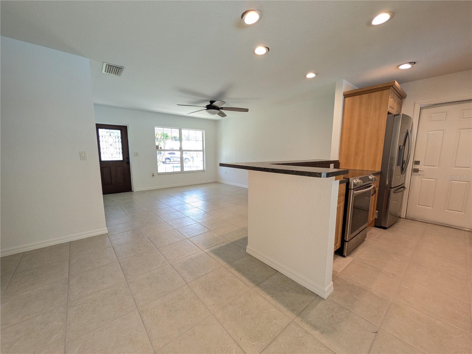 1133 RUSSELL AVENUE, Sarasota, FL 34232 1133 RUSSELL AVENUE, Sarasota, FL 34232