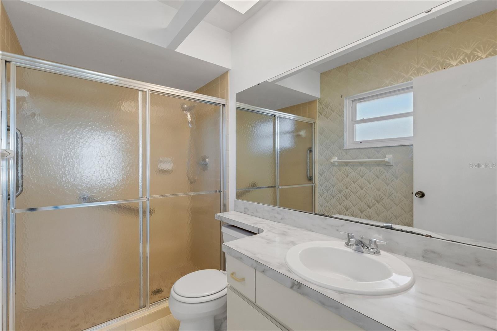 En-suite Bathroom.