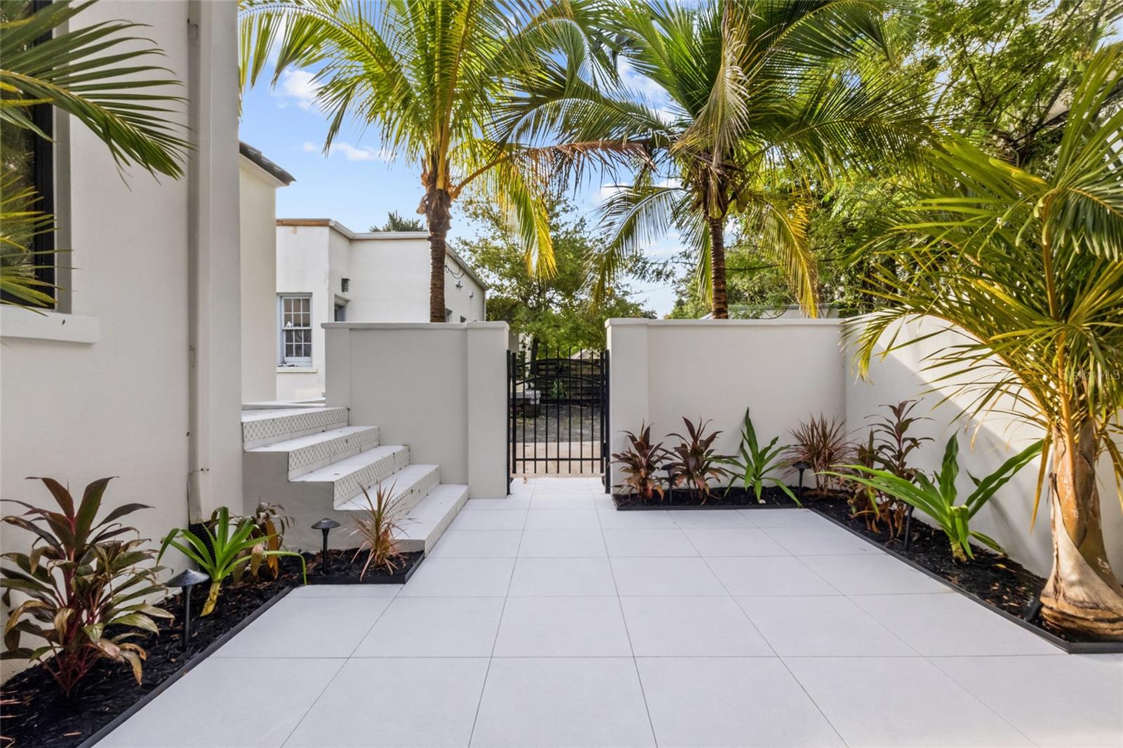 410 BURNS COURT, Sarasota, FL 34236