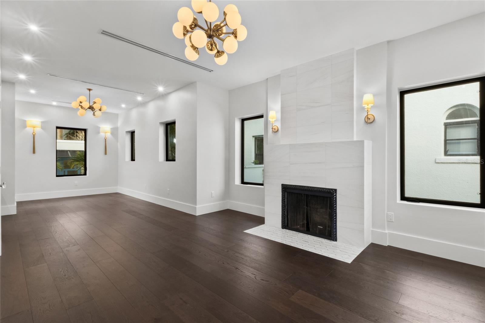 410 BURNS COURT, Sarasota, FL 34236 410 BURNS COURT, Sarasota, FL 34236