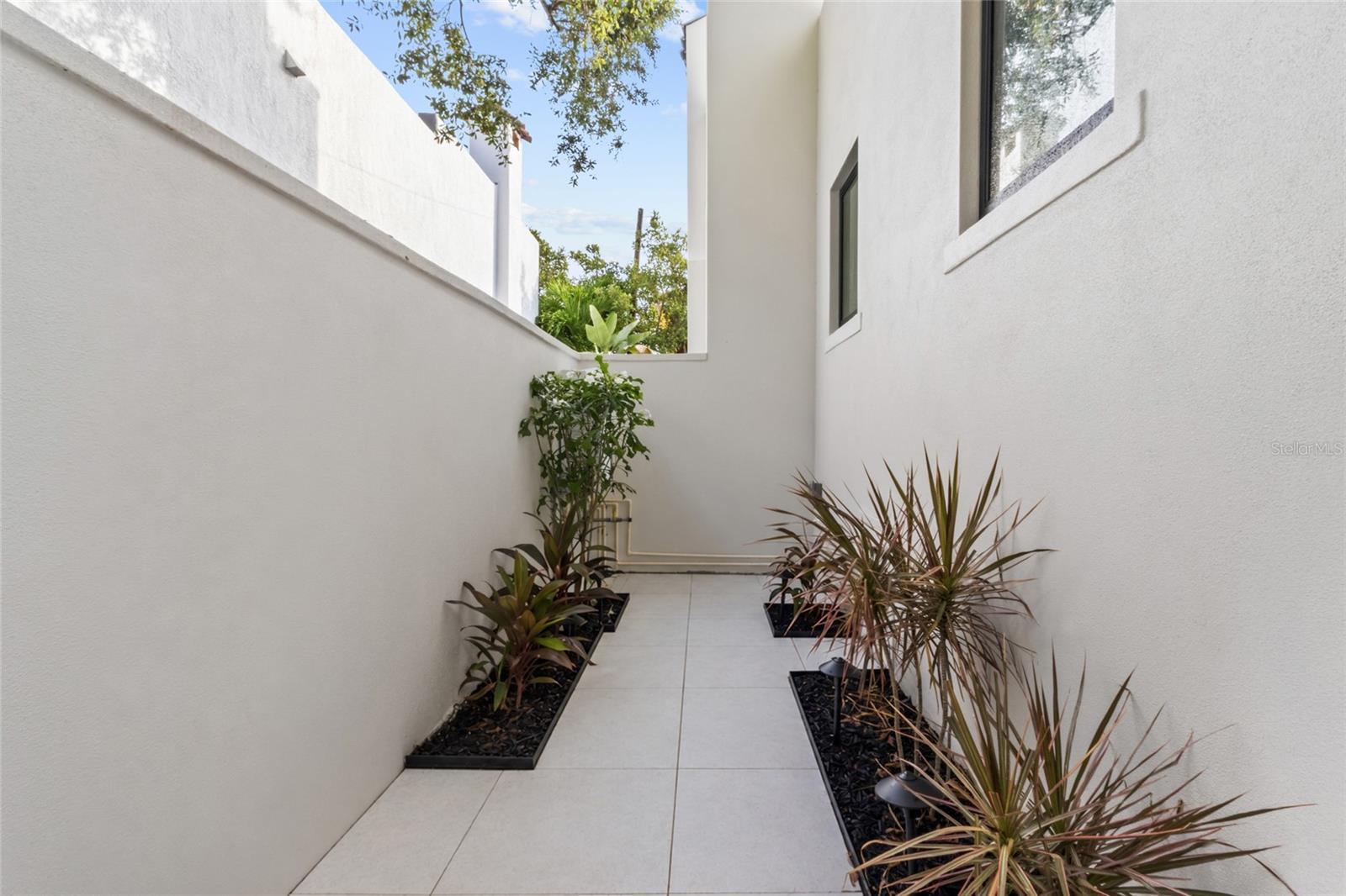 410 BURNS COURT, Sarasota, FL 34236