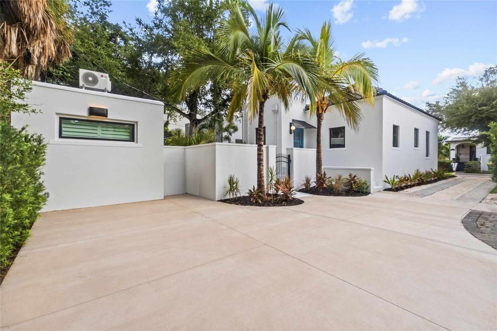 410 BURNS COURT, Sarasota, FL 34236