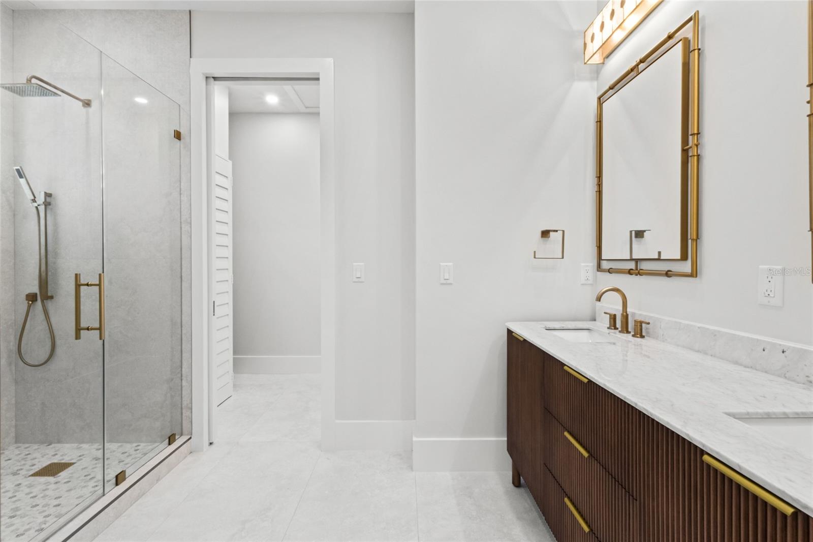 410 BURNS COURT, Sarasota, FL 34236