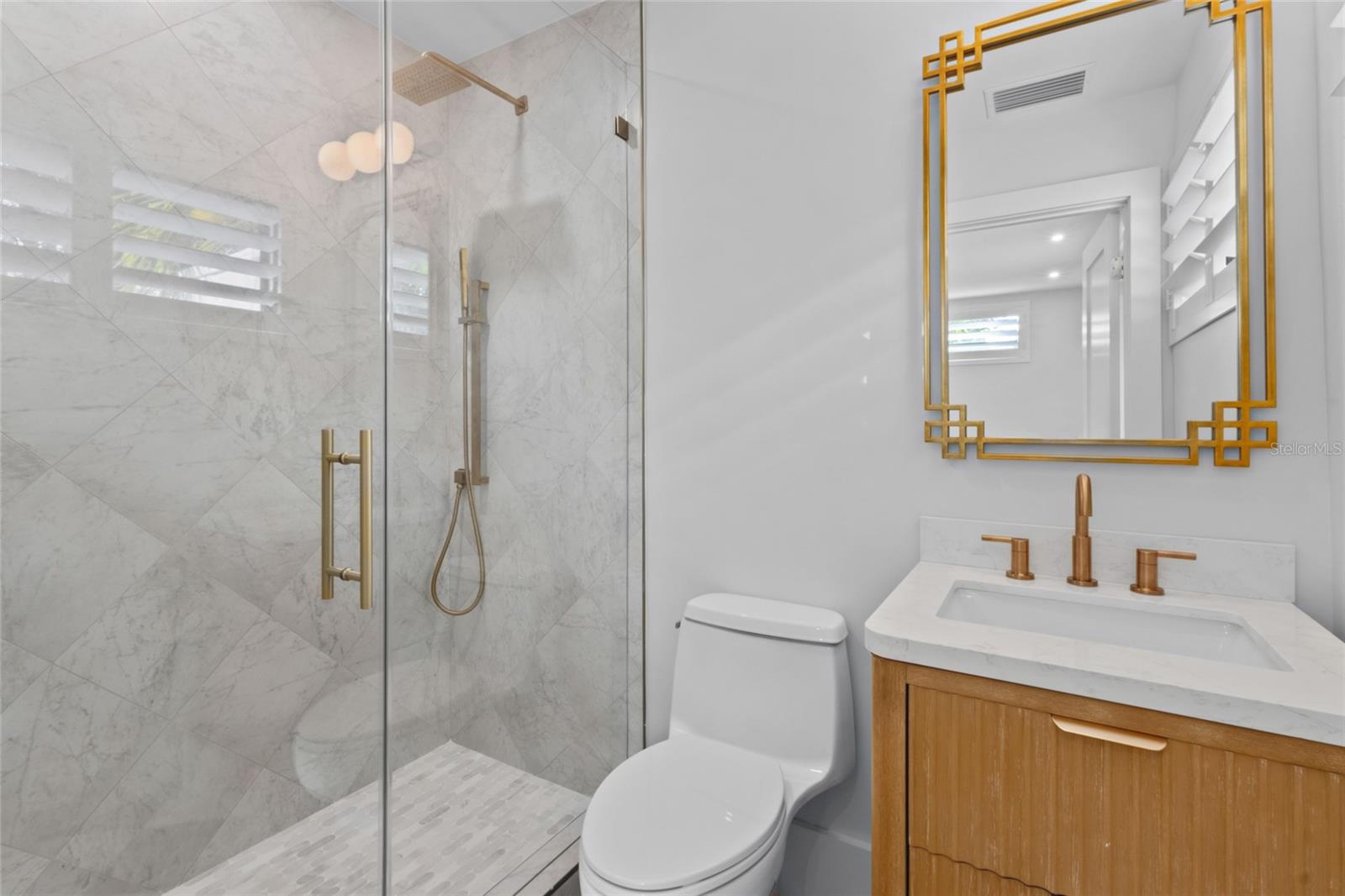 410 BURNS COURT, Sarasota, FL 34236