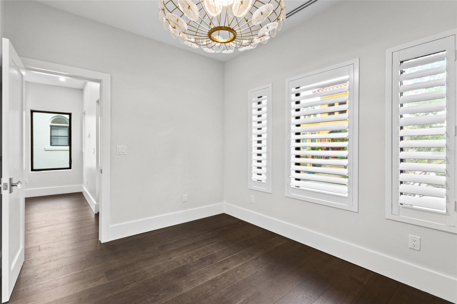 410 BURNS COURT, Sarasota, FL 34236
