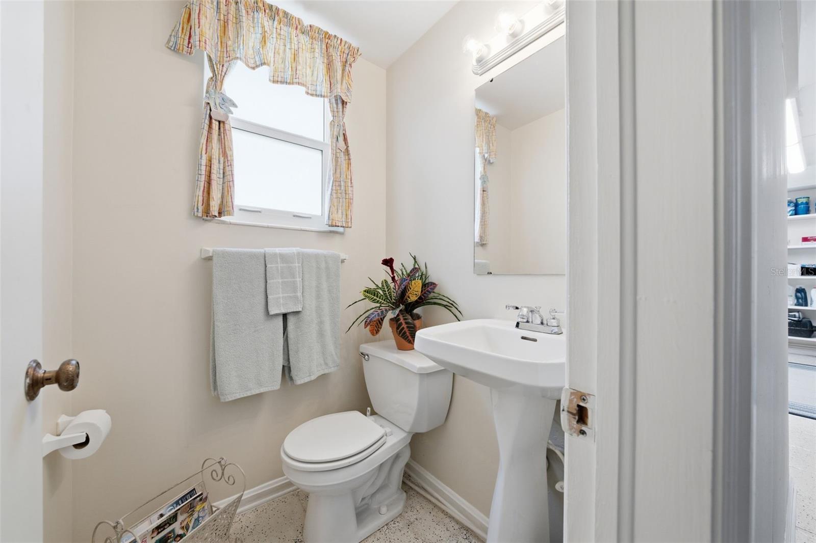 844 MAGELLAN DRIVE, Sarasota, FL 34243