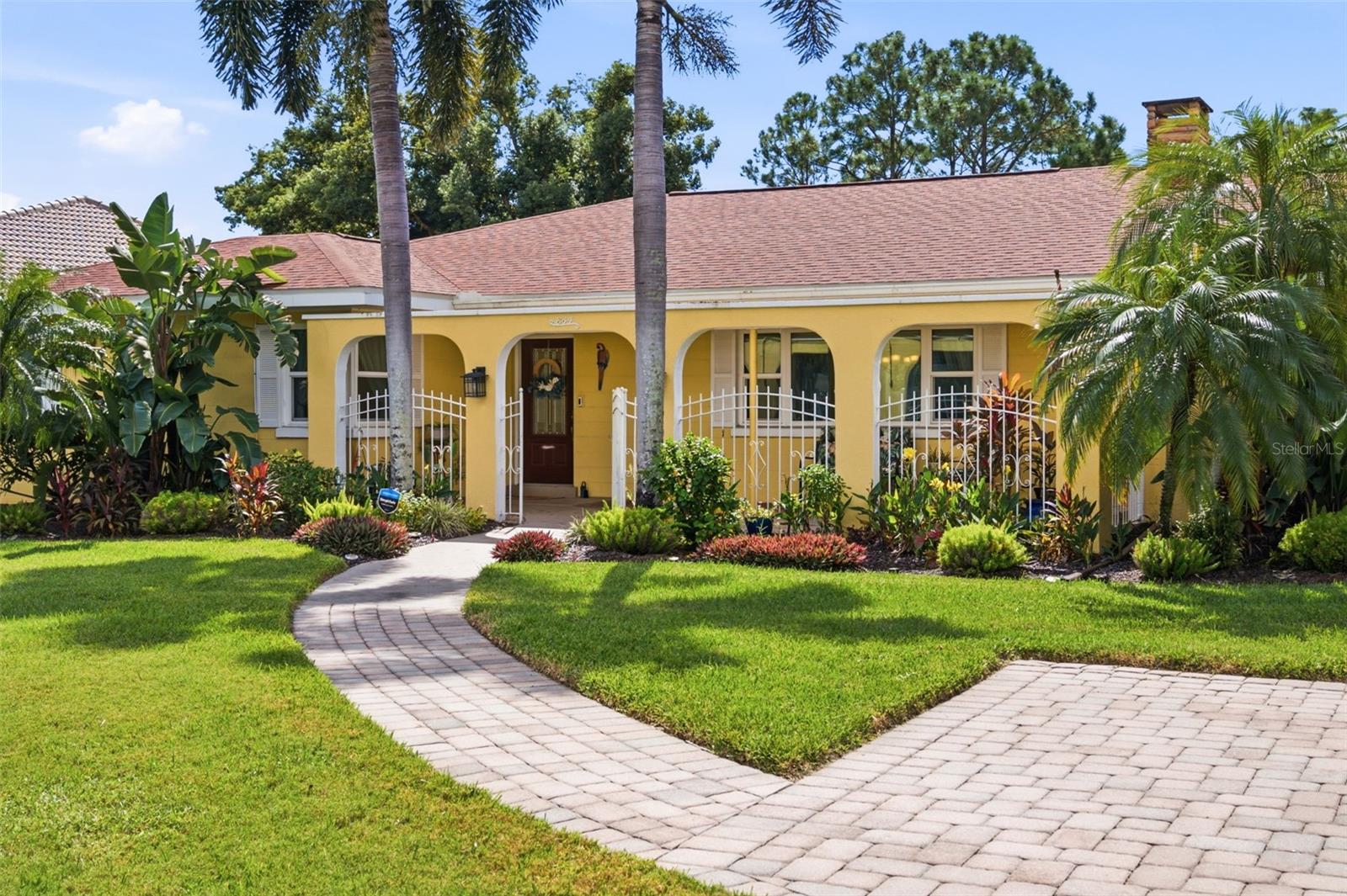 844 MAGELLAN DRIVE, Sarasota, FL 34243