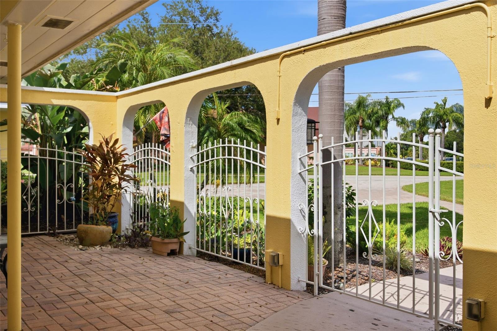 844 MAGELLAN DRIVE, Sarasota, FL 34243