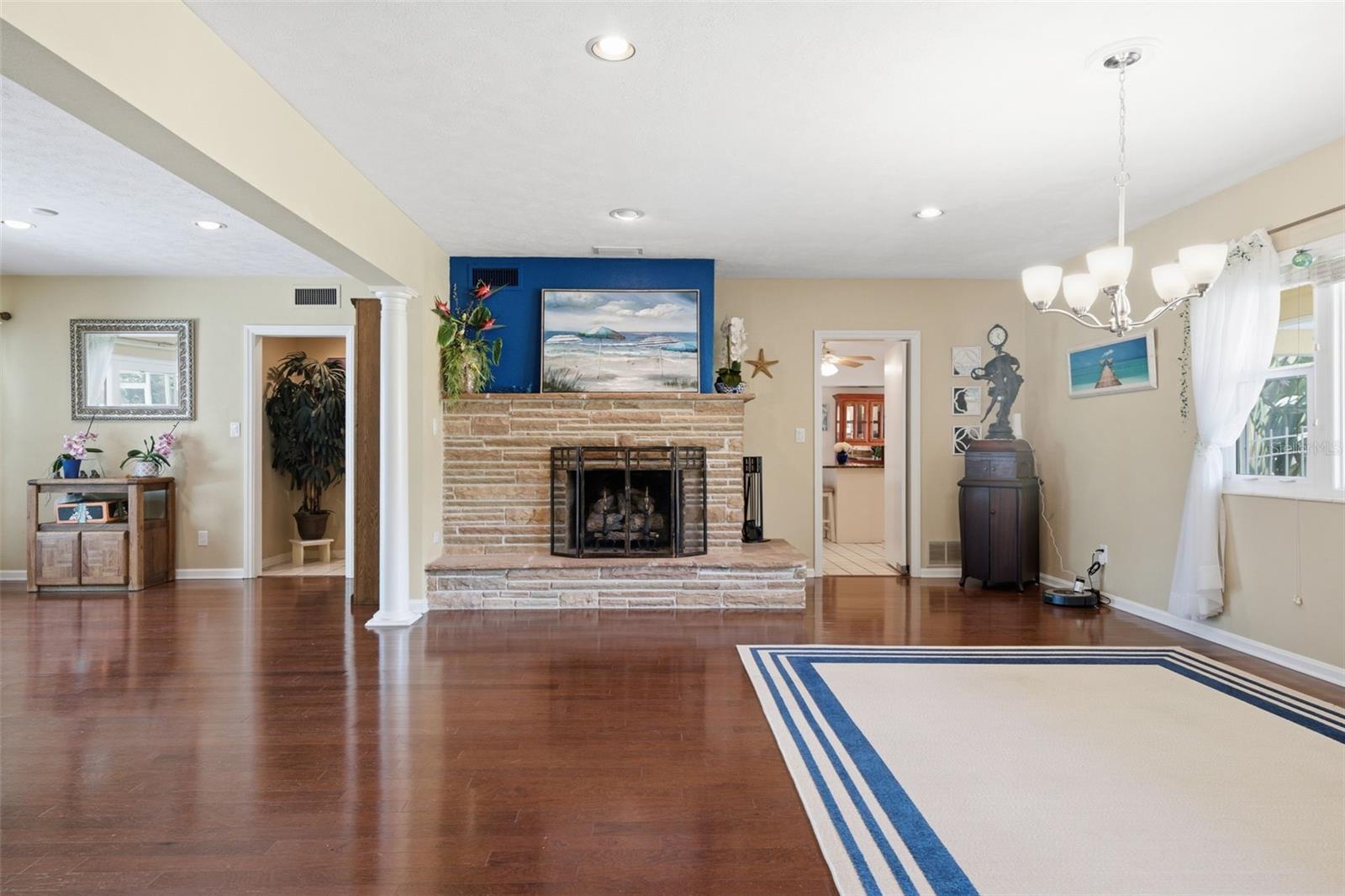 844 MAGELLAN DRIVE, Sarasota, FL 34243