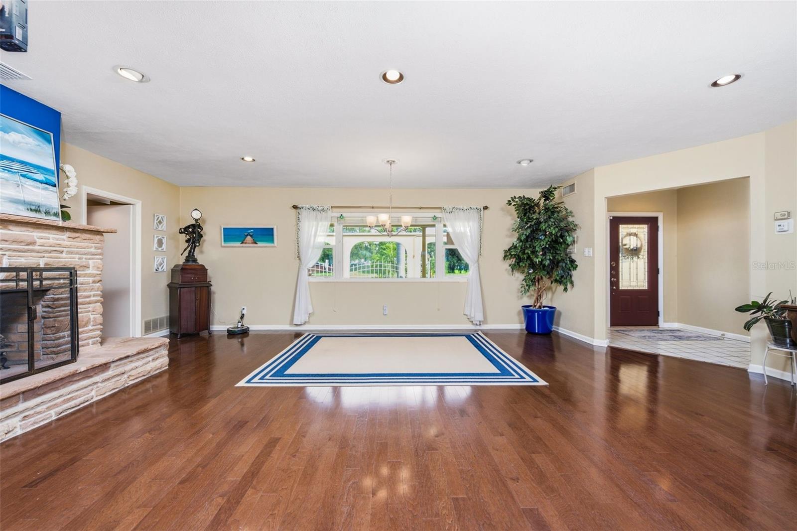 844 MAGELLAN DRIVE, Sarasota, FL 34243