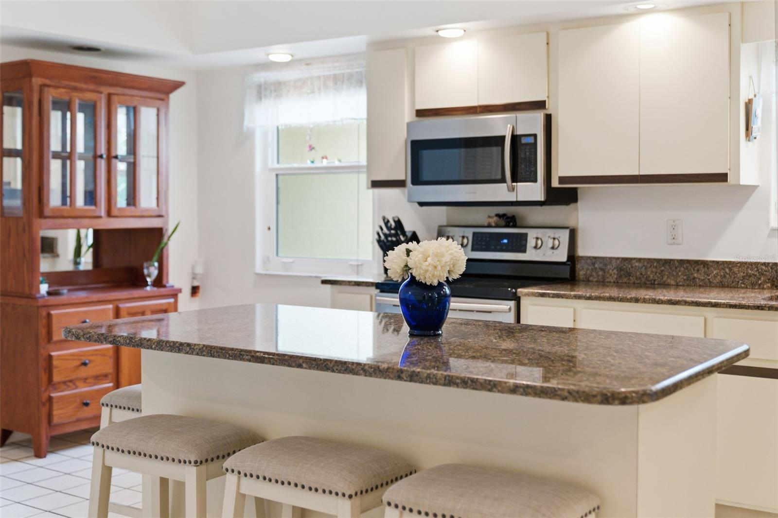 844 MAGELLAN DRIVE, Sarasota, FL 34243