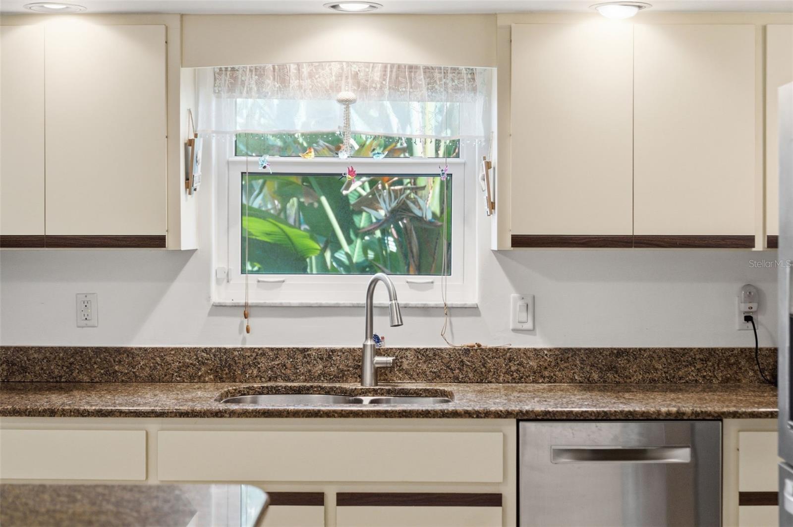 844 MAGELLAN DRIVE, Sarasota, FL 34243