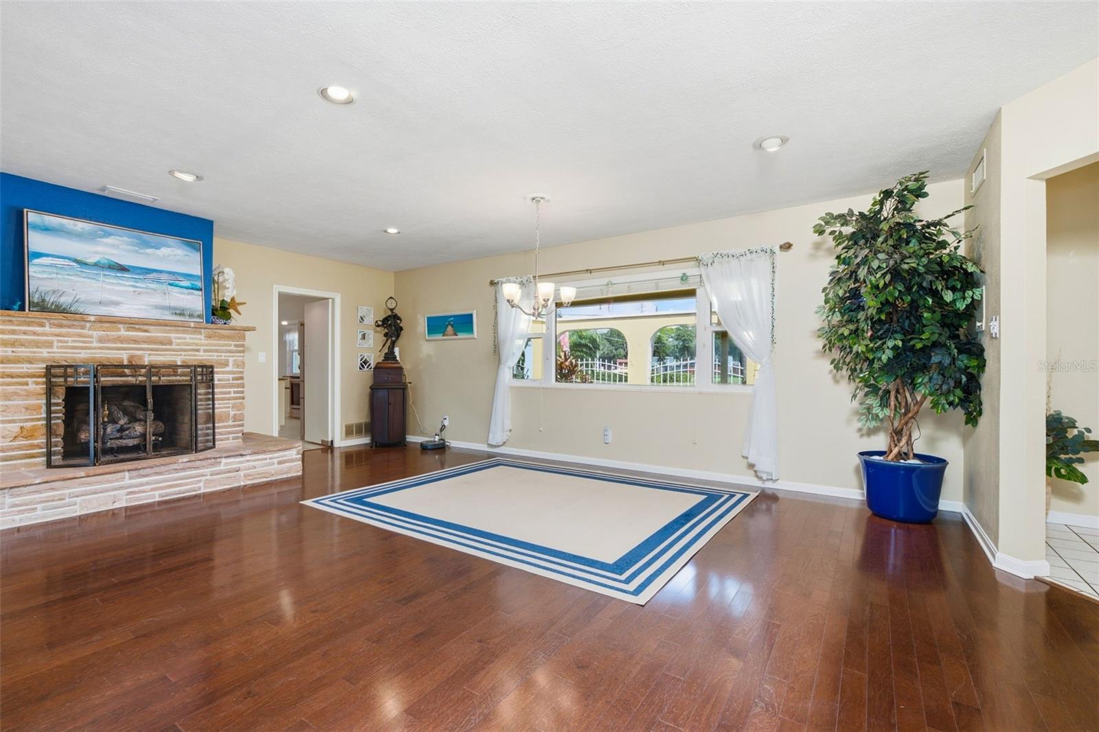 844 MAGELLAN DRIVE, Sarasota, FL 34243