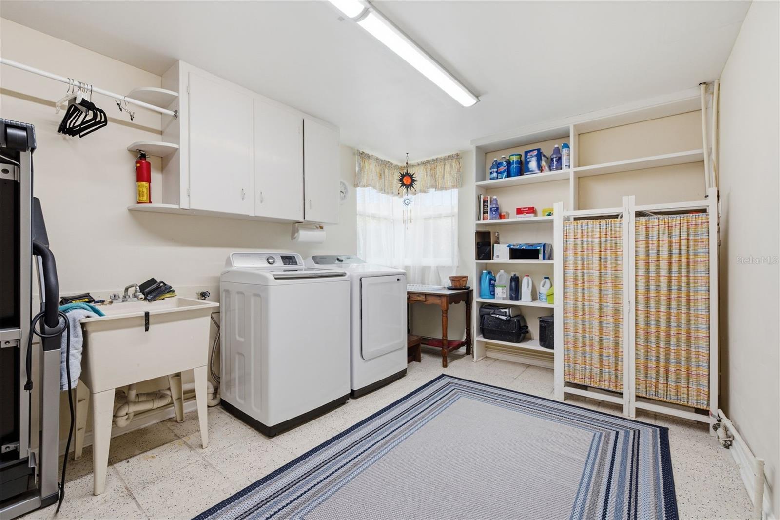 844 MAGELLAN DRIVE, Sarasota, FL 34243