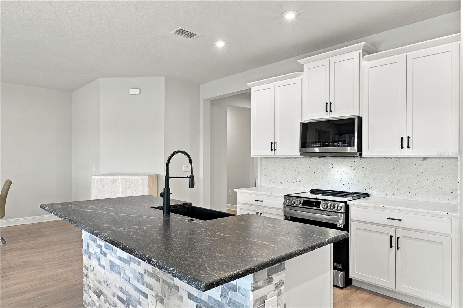 5308 123RD AVENUE E, Parrish, FL 34219 5308 123RD AVENUE E, Parrish, FL 34219